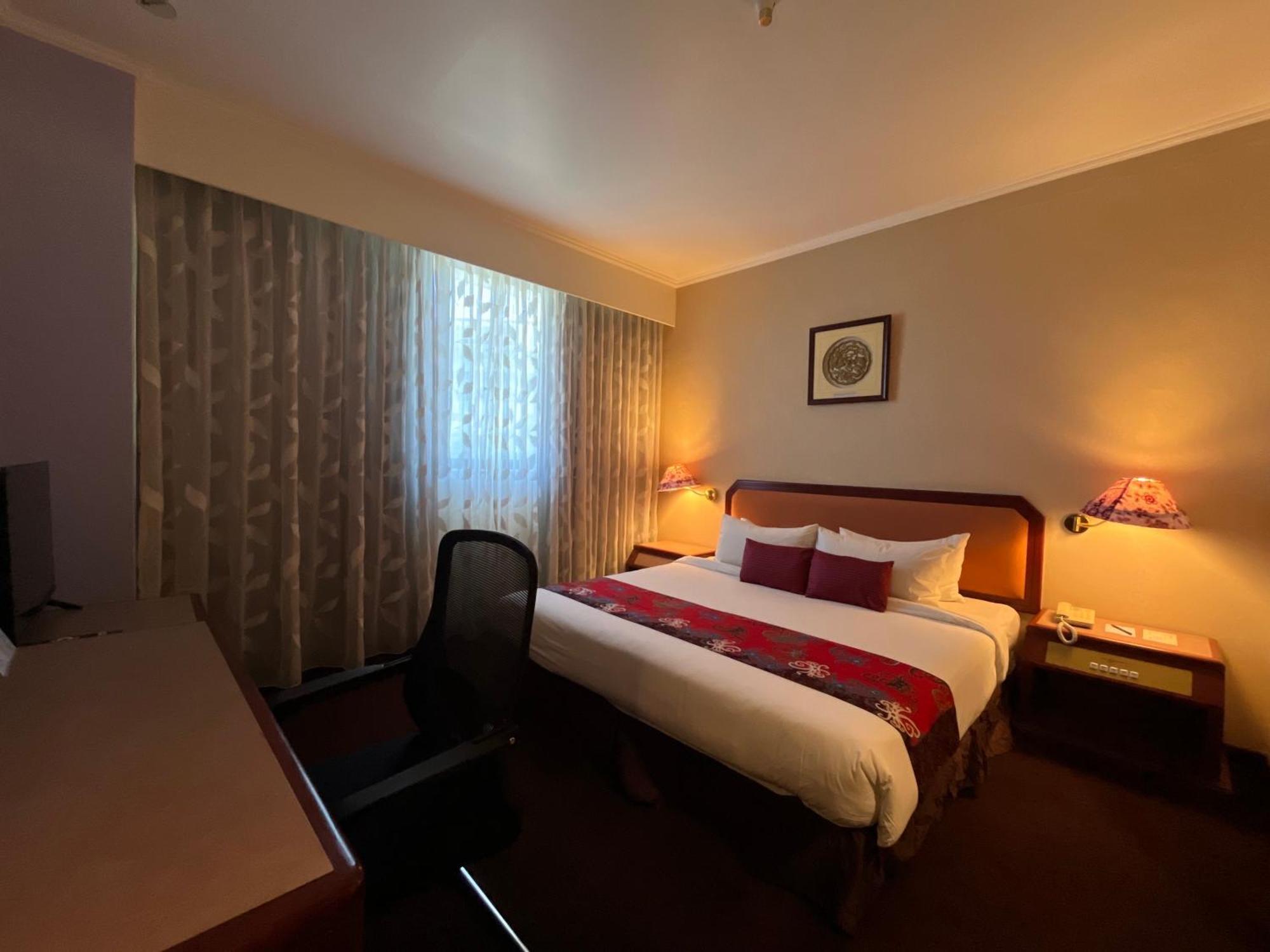 Shangri-la Hotel 3*