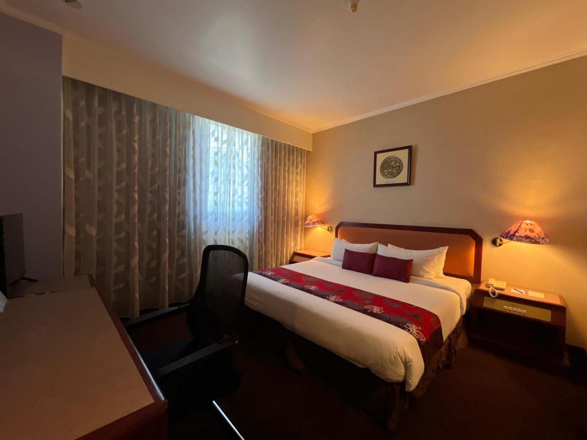 Shangri-la Hotel