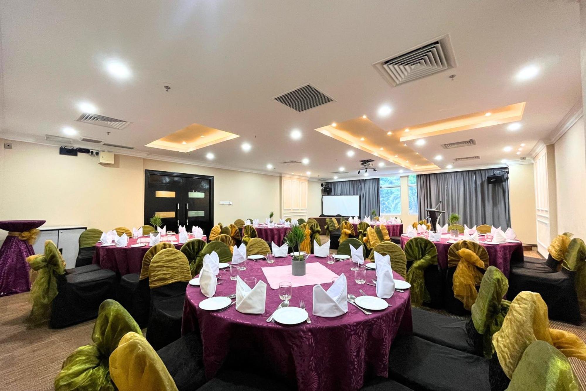 Shangri-la Hotel